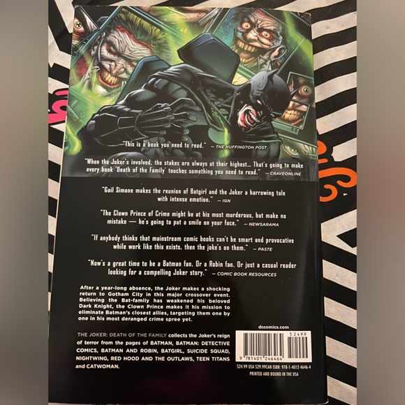 Joker graphic novel. No creases. Like new - Picture 3 of 4